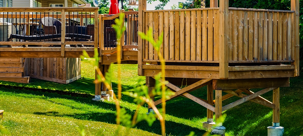 deck on concrete footer