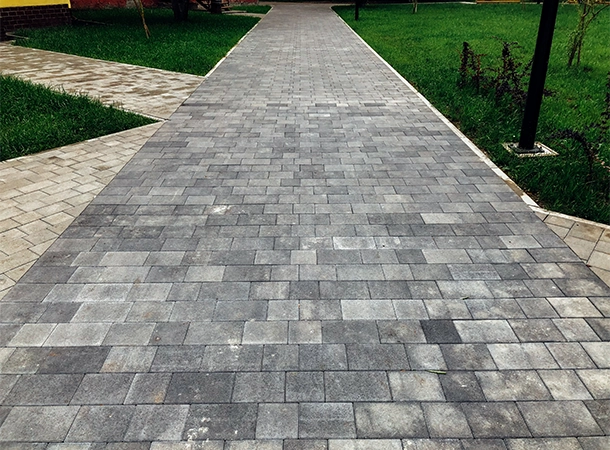 interlock walkway in backyard lawn interlock walkway in backyard lawn